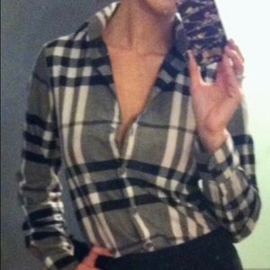 Like new Burberry button down sz S